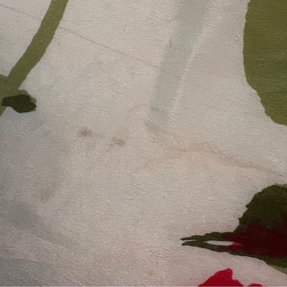 VERA NEUMANN Vintage Roses Printed Silk Chiffon Scarf - Picture 7 of 10